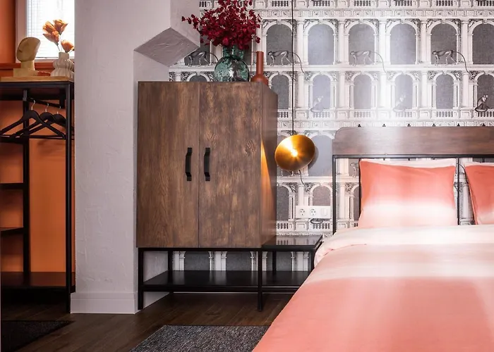 5 Vintage Guest House