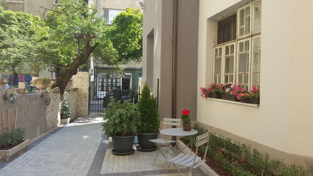 5 Vintage Hostel